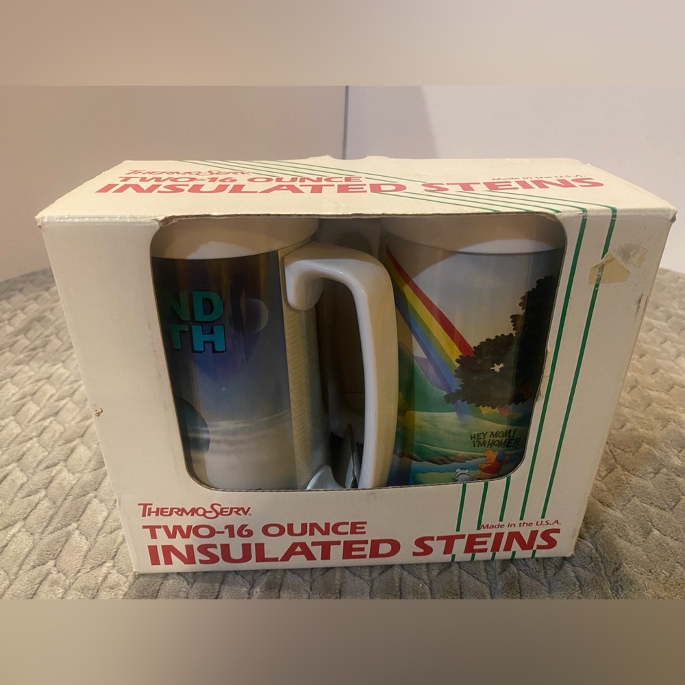 Vintage 1991 Ziggy  "Save the Earth" & “hey mom I’m home” plastic mugs